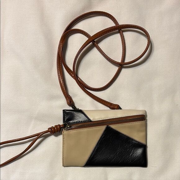 Universal Thread Black and Tan Crossbody Bag/Wristlet with Structured Design - Picture 1 of 8